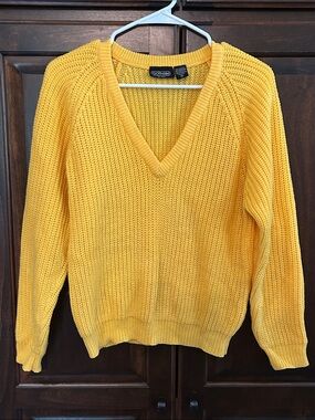 1970’s Sz S Gotham Women's V-Neck Knit Sweater - Yellow